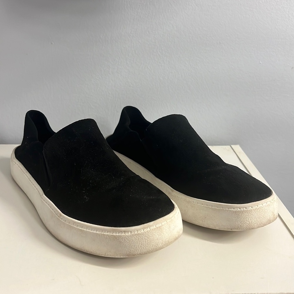 Black Steve Madden everyday shoe
